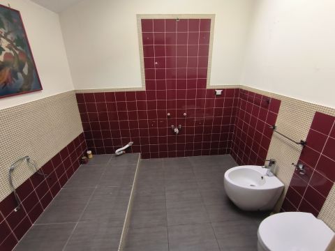 Via Francesco Crispi, 34
