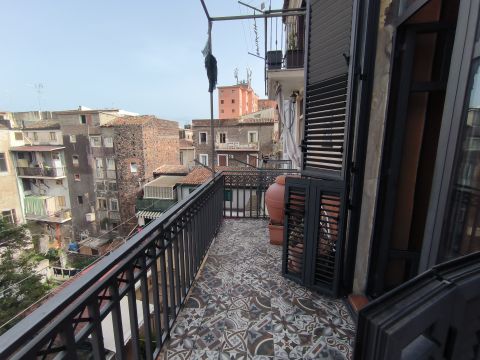Via Francesco Crispi, 34