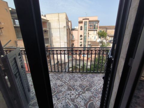 Via Francesco Crispi, 34
