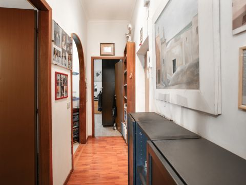 Via Mattia Battistini, 32