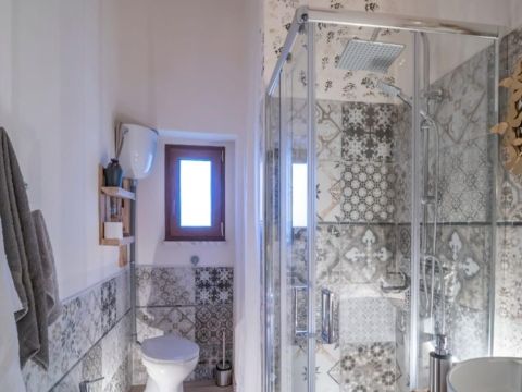 Via Casalnuovo, 25