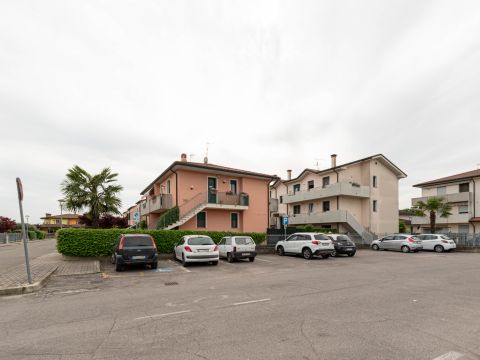 Via Pietro Nenni, 32