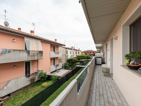 Via Pietro Nenni, 32