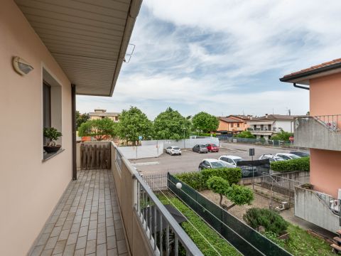 Via Pietro Nenni, 32