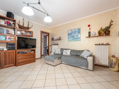 Via Pietro Nenni, 32