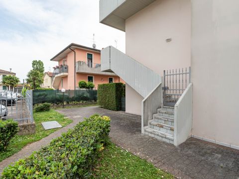Via Pietro Nenni, 32