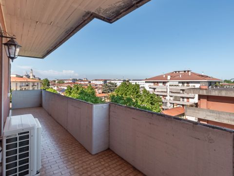 Via Tre Garofani, 49