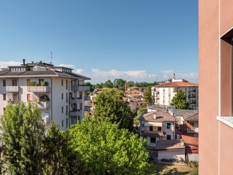 Via Tre Garofani, 49