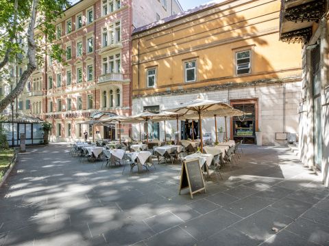 Via Vittorio Veneto, 32