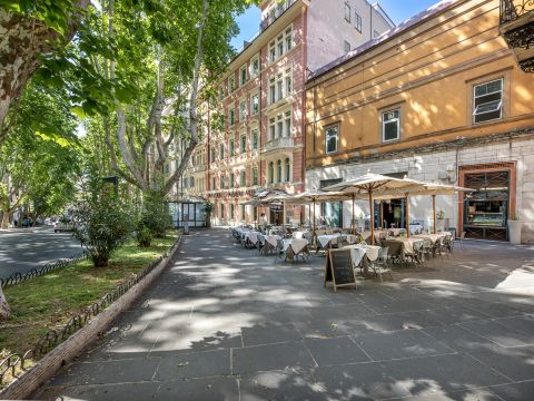 Via Vittorio Veneto, 32