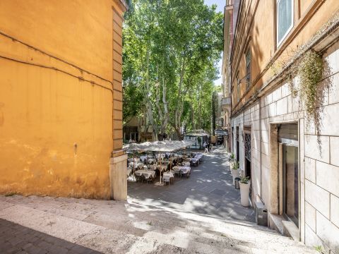 Via Vittorio Veneto, 32