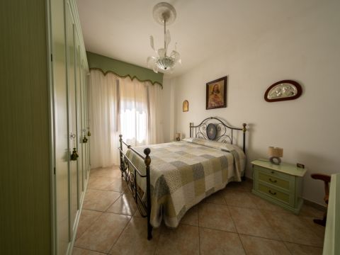 Piazza Vittorio Bottego, 10