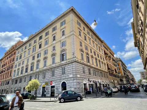 Via Principe Amedeo, 307
