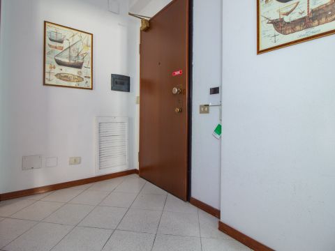 Via Genova, 23