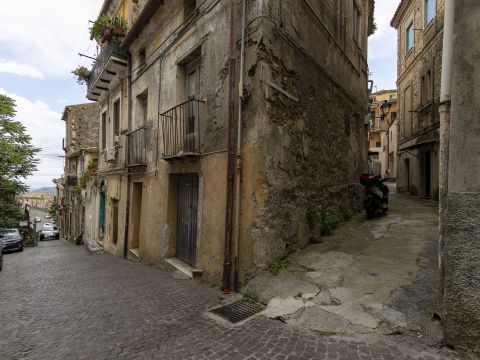 Vico III Gradoni Porta Marina, 2