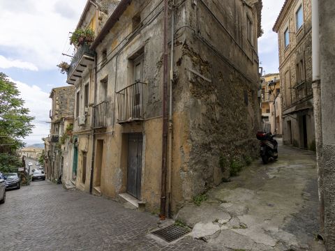 Vico III Gradoni Porta Marina, 2