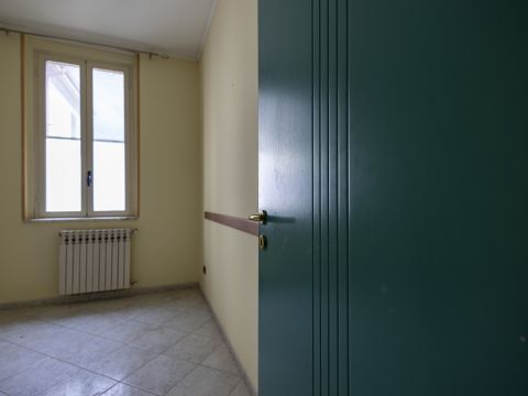 Via V D'Amato, 18