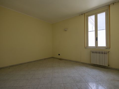 Via V D'Amato, 18