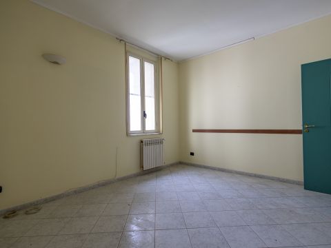 Via V D'Amato, 18