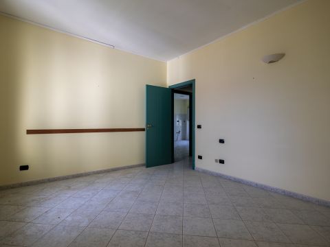 Via V D'Amato, 18