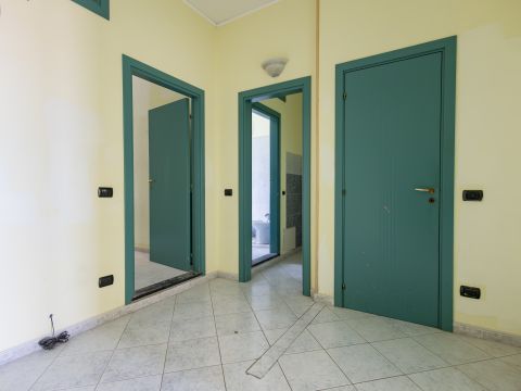 Via V D'Amato, 18