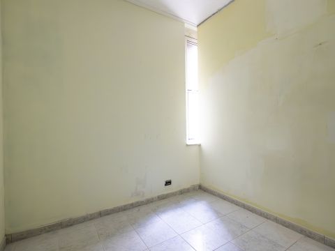 Via V D'Amato, 18