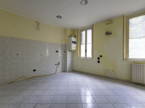 Via V D'Amato, 18