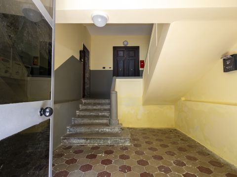 Via V D'Amato, 18