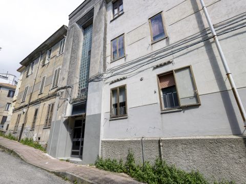 Via V D'Amato, 18