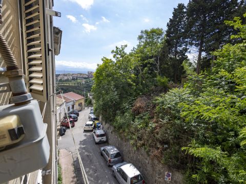 Via V D'Amato, 18