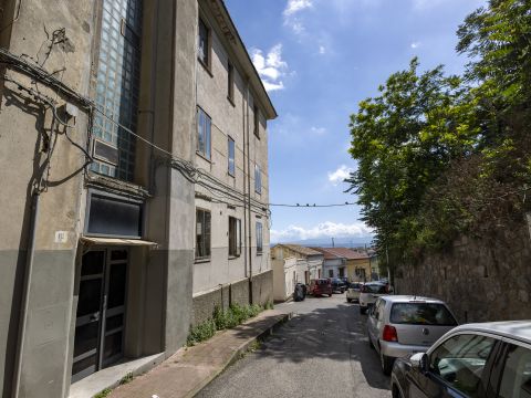Via V D'Amato, 18