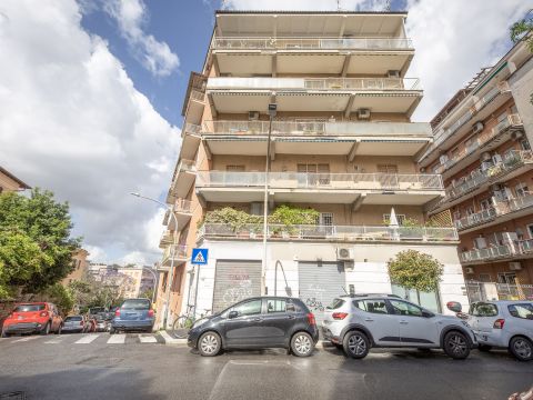 Via Giampaolo della Chiesa, 4