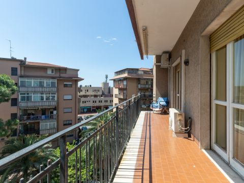 Via Roberto Giuffrida Castorina, 21a