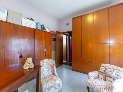 Via Roberto Giuffrida Castorina, 21a