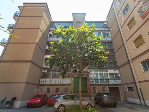 Via Roberto Giuffrida Castorina, 21a