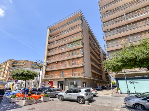 Via Roma, 35