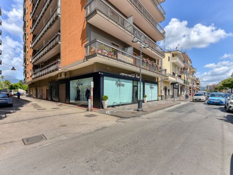 Via Roma, 35