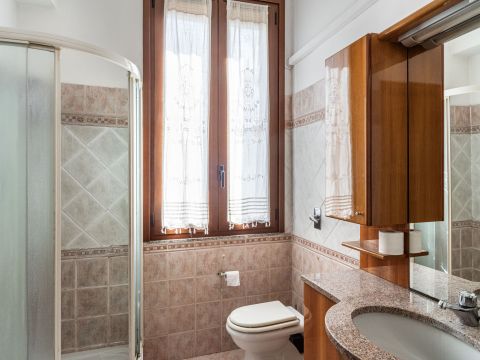 Via Pavia 38