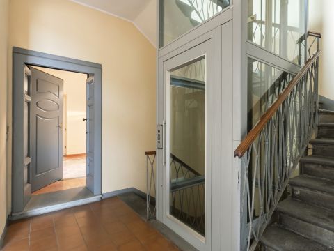 Via S. Giovanni, 1