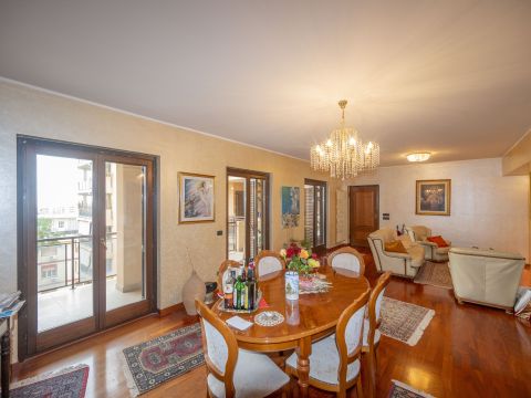 Viale Italia, 2