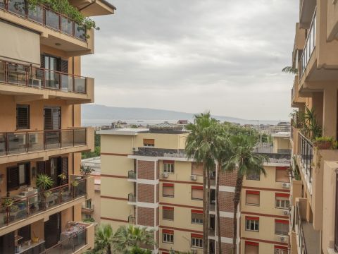 Viale Italia, 2