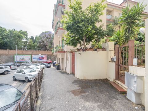 Viale Italia, 2
