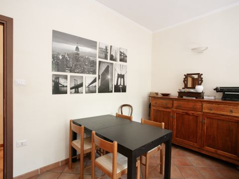 Via Monte Epomeo, 3