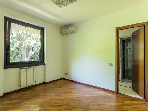 Via Edmondo de Amicis, 2