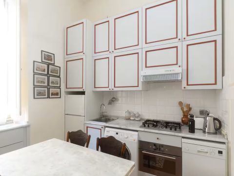 V. Nizza, 33