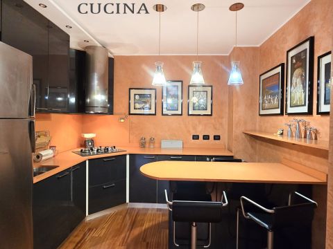 Via Gianfranco Zuretti, 46