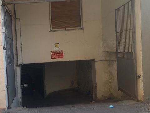Via Roma, 25