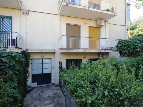 Via Litteri, 9