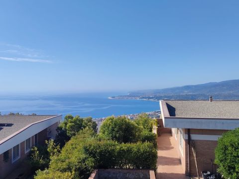 Via Abatia, SNC villaggio serra di Mare n 5