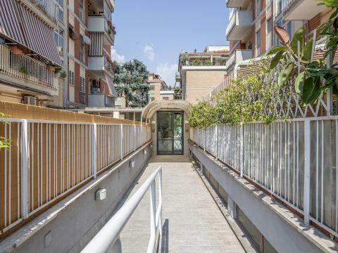 Via Riccardo Bianchi, 3
